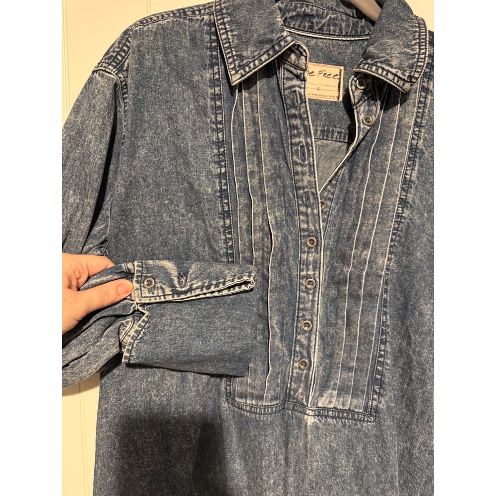 Free People We The Free Acid Wash Denim Pintuck Tunic Top Blue Small NWT - Picture 5 of 6